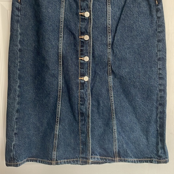 Old Navy High Rise Denim Midi Skirt Fall 2024 - Picture 4 of 5